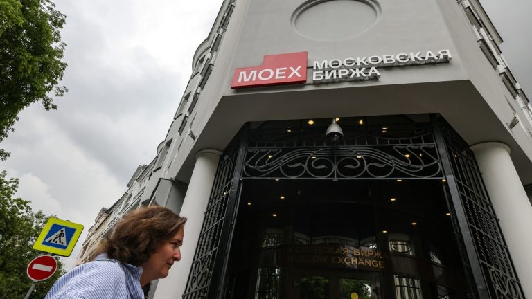 Russian Stock Market Suffers Worst Crash Since September 2022 Following Rejection of Ceasefire Proposals